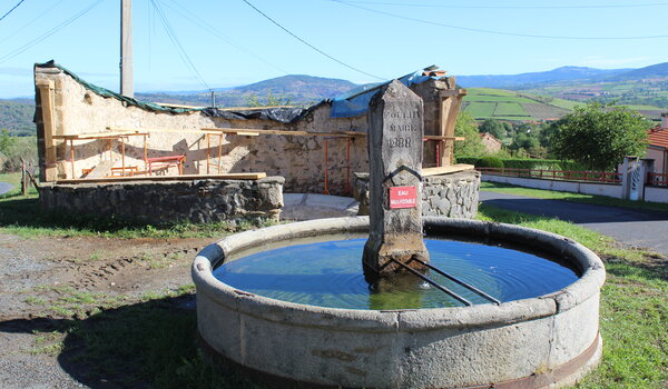 le toit du lavoir démonté