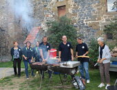 Le comité des fêtes a géré la cuisson des chipo et des brochettes